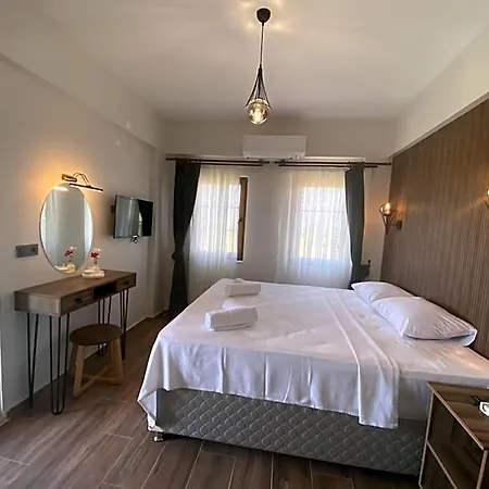 Tinos & Bag Evi Hotel Tenedos