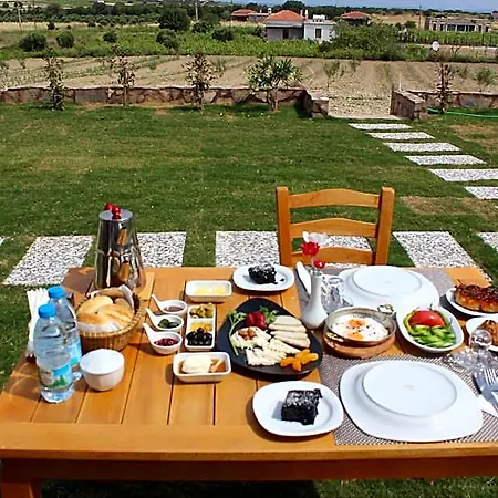 Tinos & Bag Evi 12 Yas Uestue Hotel