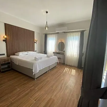 Tinos & Bag Evi Hotel Tenedos