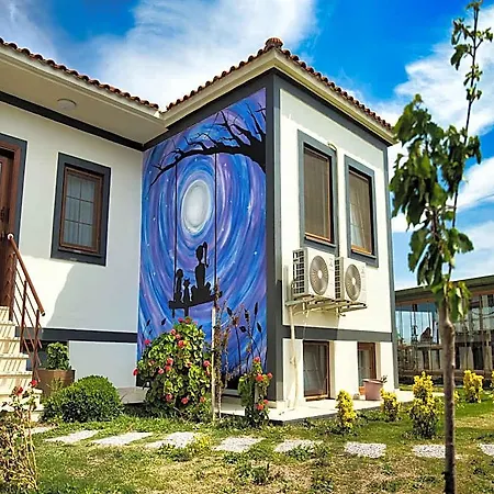 Tinos & Bag Evi 12 Yas Uestue Hotel 3*