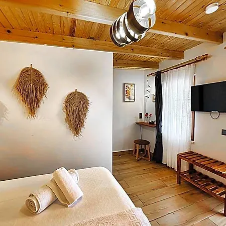 Hotel Tinos & Bag Evi 12 Yas Uestue Bozcaada