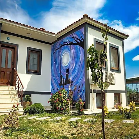 Hotel Tinos & Bag Evi 12 Yas Uestue 3*
